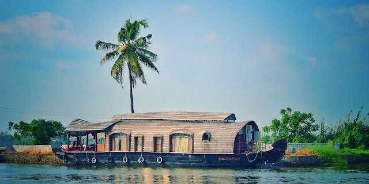 Embarking on a Serene Odyssey: Exploring Alappuzha with Kerala Houseboat Packages