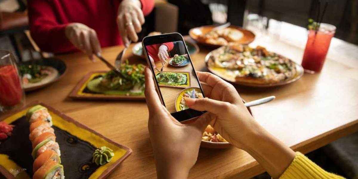 Enhancing Dining Experiences the Rise of Mobile Apps for Restaurants in Lahore, Pakistan