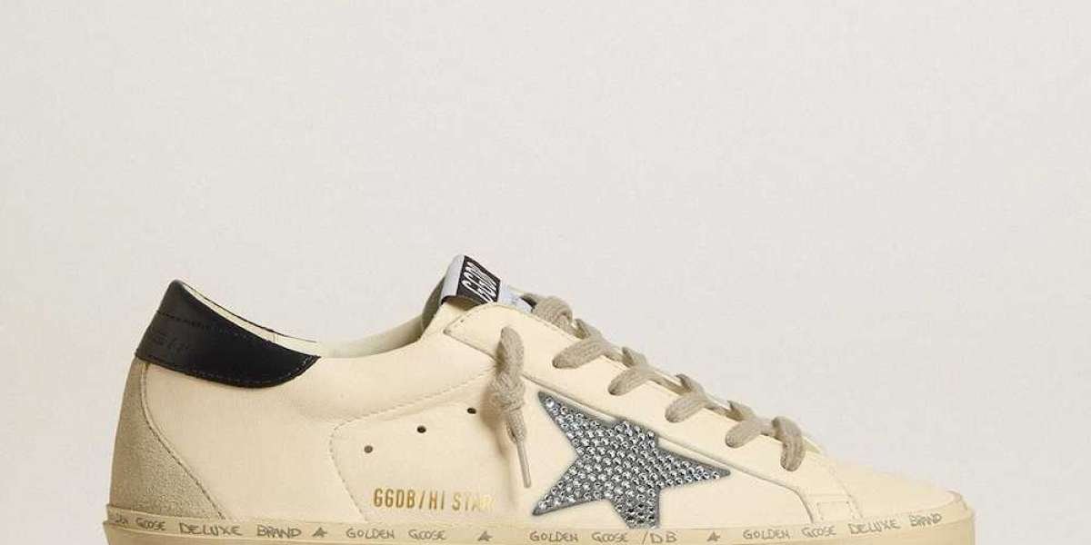 Golden Goose Sneakers Outlet shoulder tartan look by the late designer