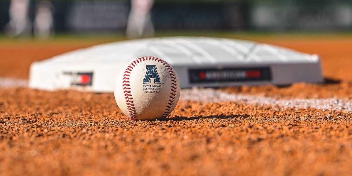 The Little Book of Baseball: A Treasure for Every Fan