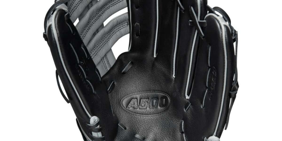 Why Are A2000 Baseball Gloves a Top Choice for Infielders?